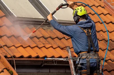 Démoussage et hydrofuge de toiture à Écausseville